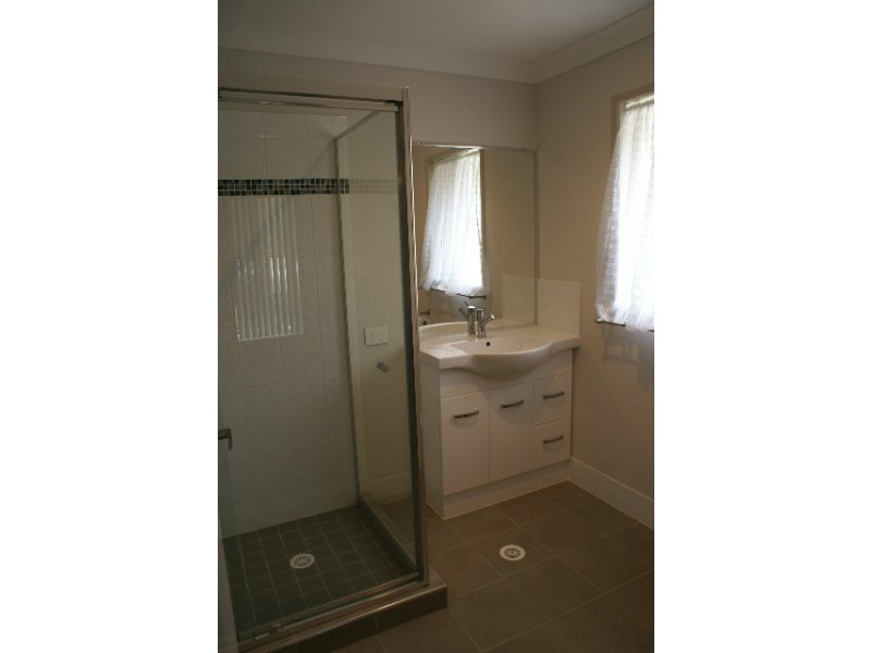 2/1B Edith Drive, North Ipswich QLD 4305