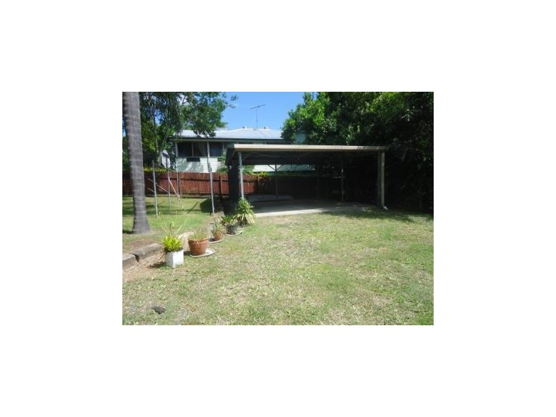 77 Warwick Rd, Ipswich QLD 4305