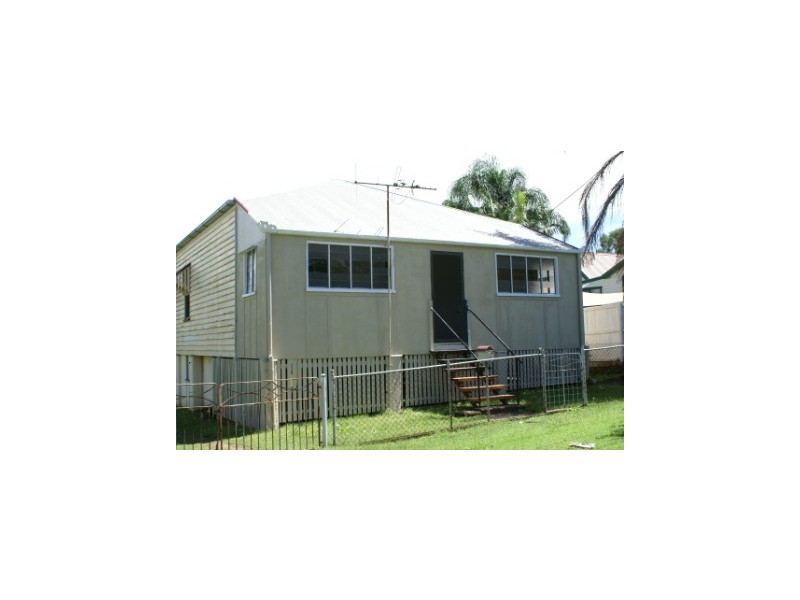 49 Omar Street, Ipswich QLD 4305