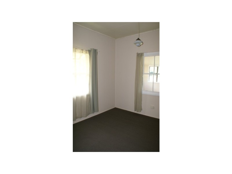 49 Omar Street, Ipswich QLD 4305