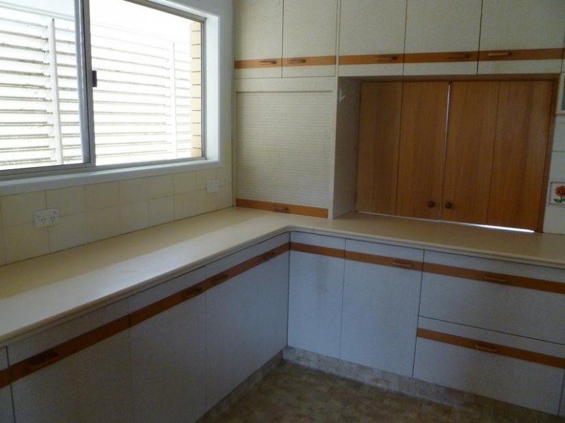60 Nelson Street, Bundamba QLD 4304