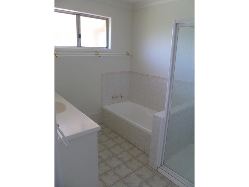 60 Nelson Street, Bundamba QLD 4304