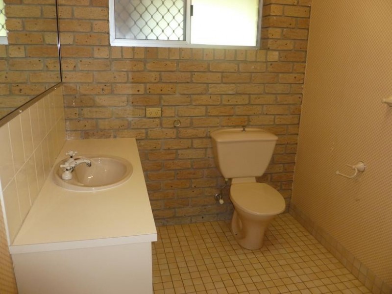 60 Nelson Street, Bundamba QLD 4304