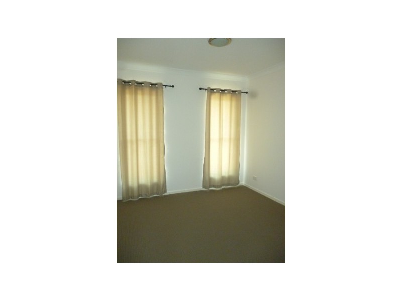 10B Palm Avenue, Raceview QLD 4305