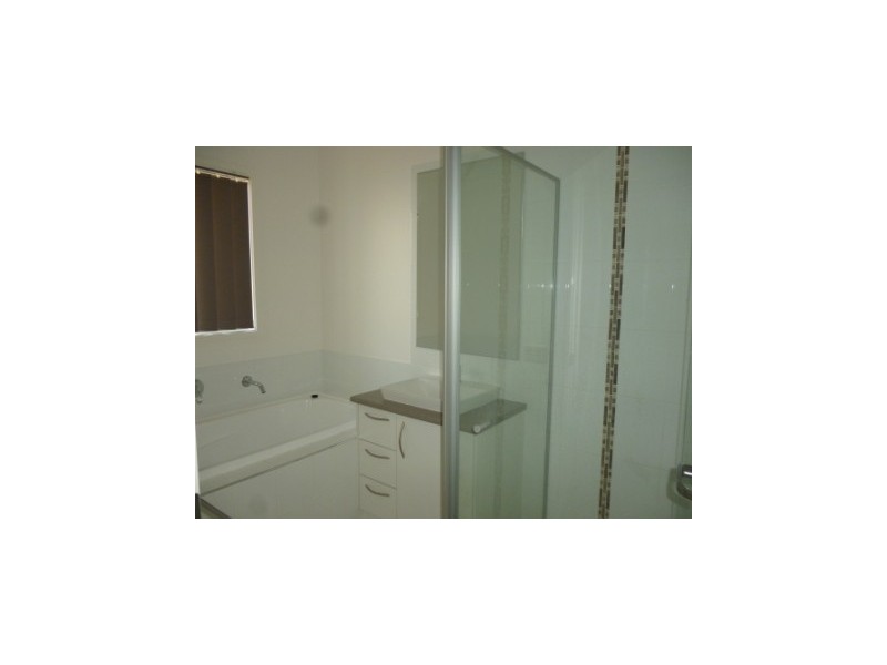 10B Palm Avenue, Raceview QLD 4305