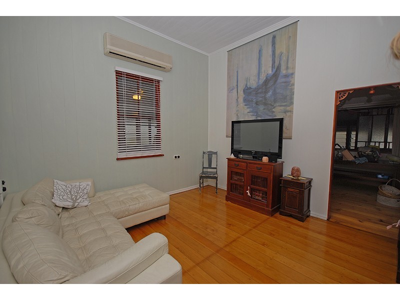 104 Thorn Street, Ipswich QLD 4305