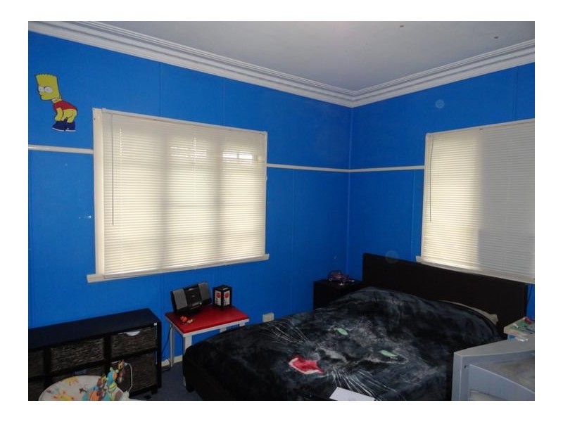 15 Joseph Street, Dinmore QLD 4303