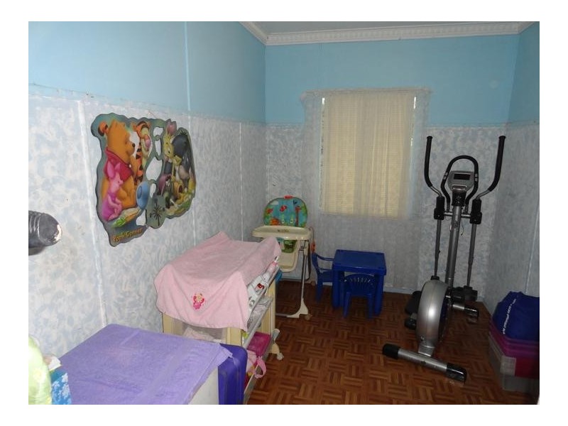 15 Joseph Street, Dinmore QLD 4303