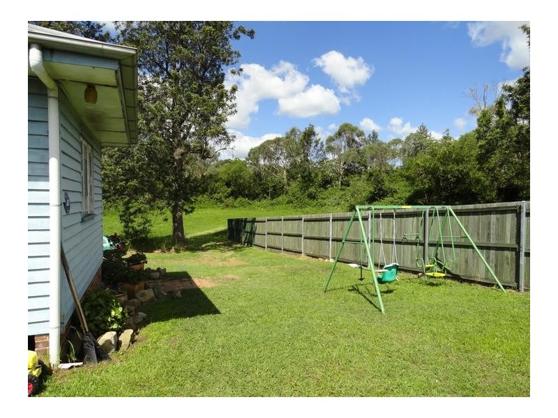 15 Joseph Street, Dinmore QLD 4303