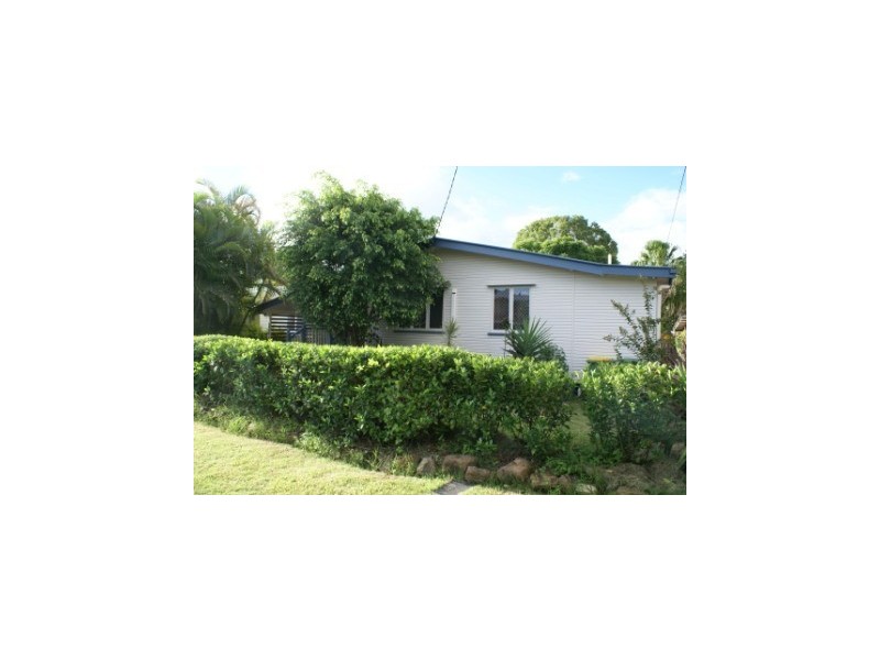 18 Selwyn Street, North Booval QLD 4304