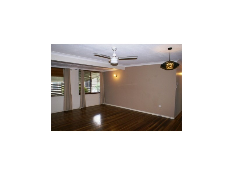 18 Selwyn Street, North Booval QLD 4304