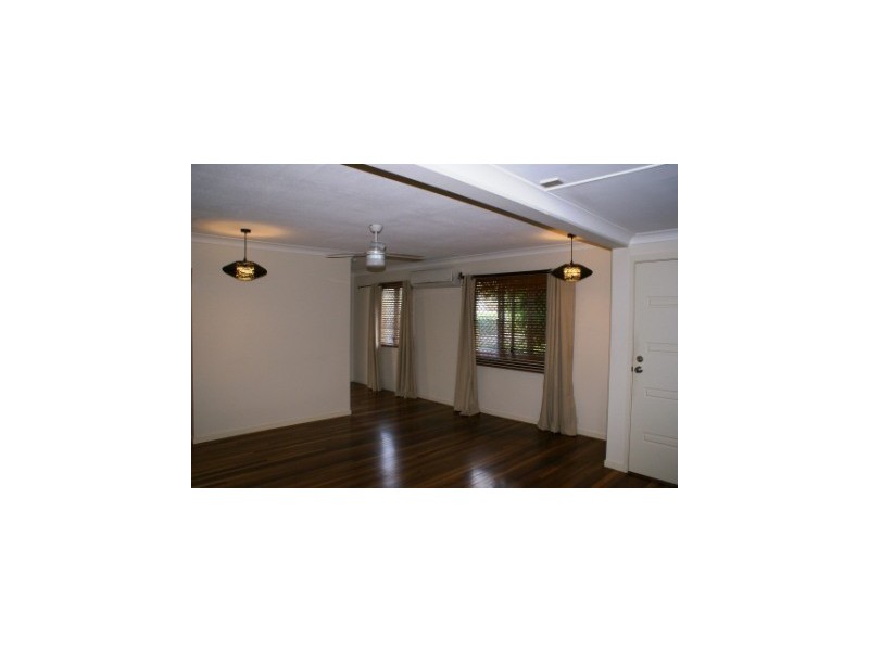 18 Selwyn Street, North Booval QLD 4304