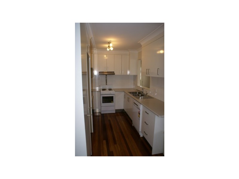 18 Selwyn Street, North Booval QLD 4304