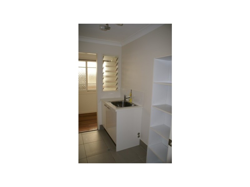 18 Selwyn Street, North Booval QLD 4304