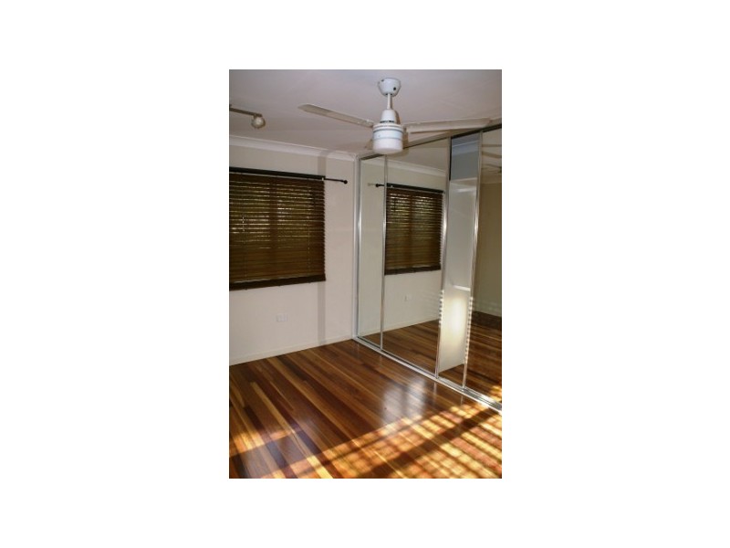 18 Selwyn Street, North Booval QLD 4304