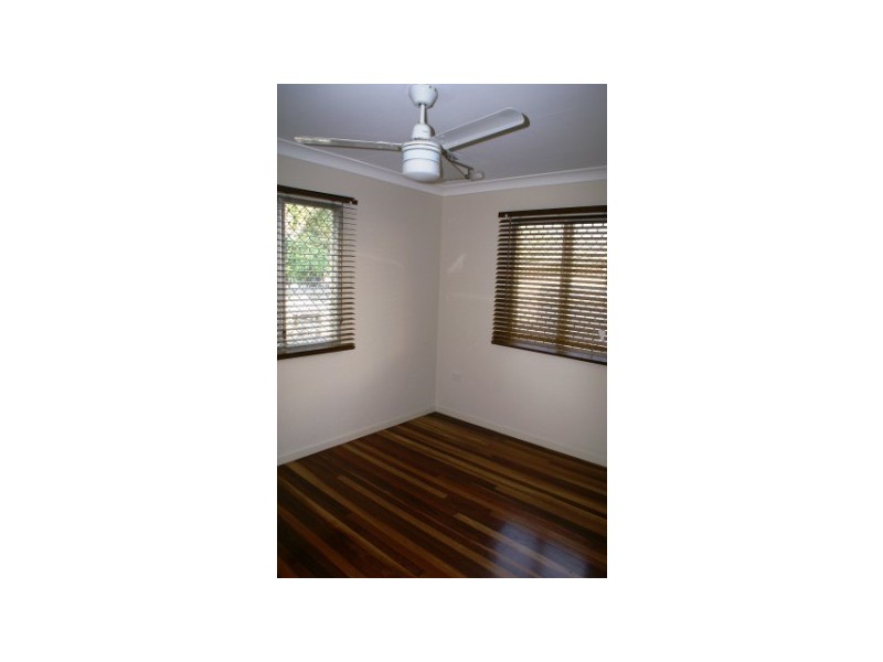 18 Selwyn Street, North Booval QLD 4304