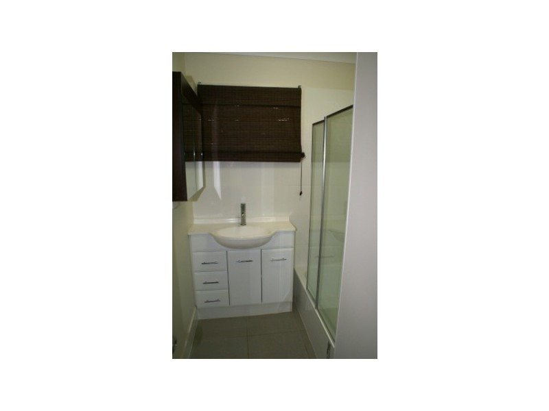 18 Selwyn Street, North Booval QLD 4304