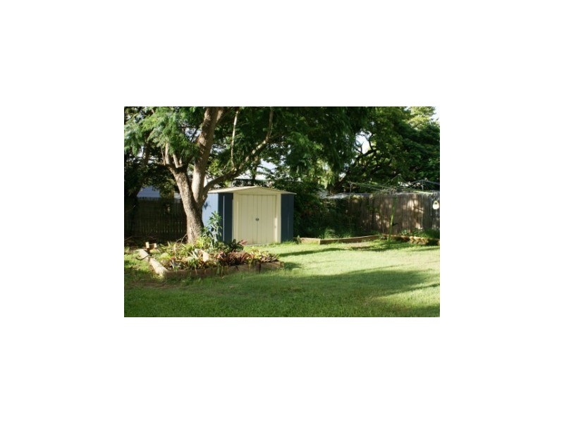 18 Selwyn Street, North Booval QLD 4304