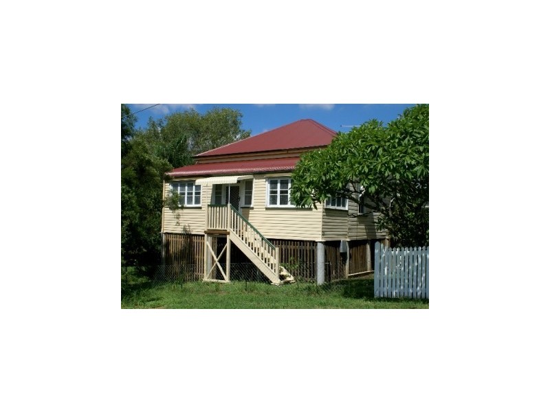 17 Pelican Street, North Ipswich QLD 4305