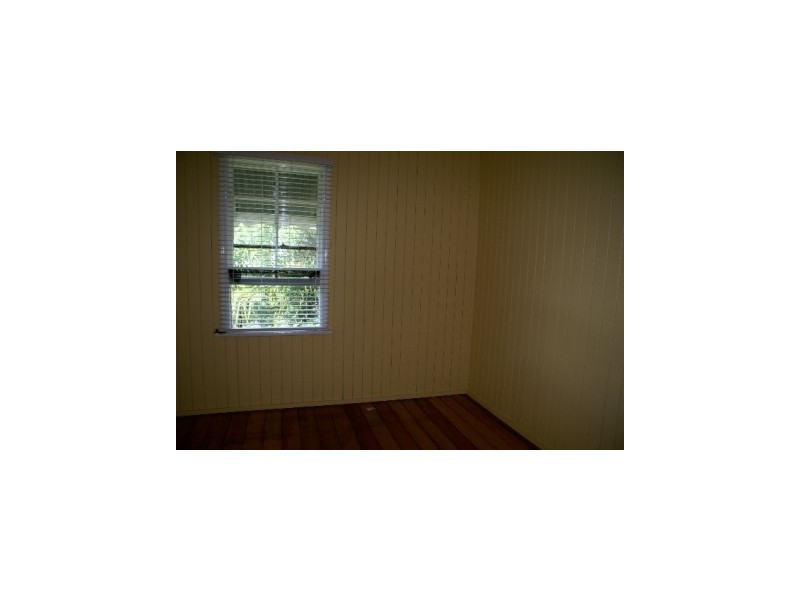 17 Pelican Street, North Ipswich QLD 4305