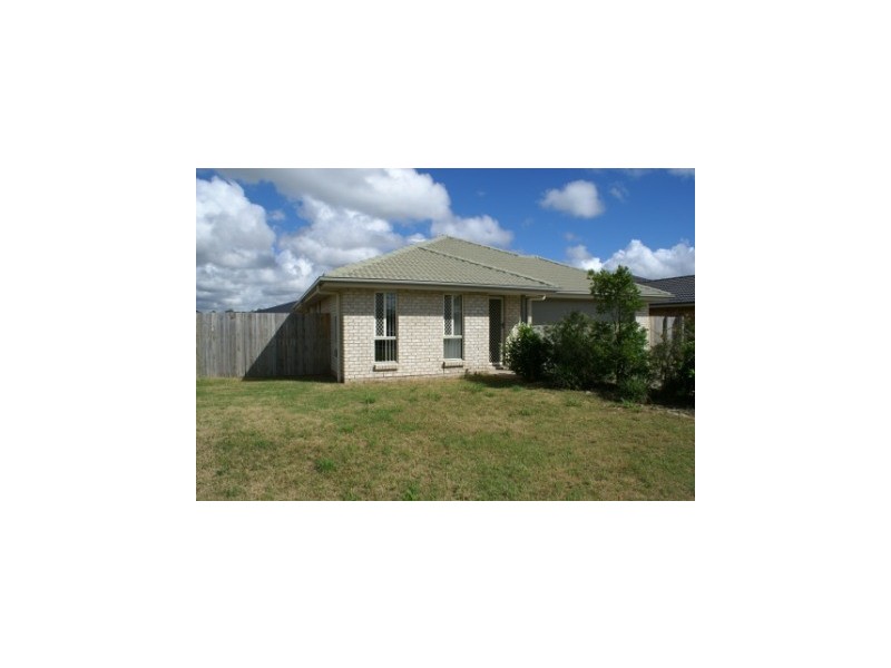 16 McInnes Street, Lowood QLD 4311