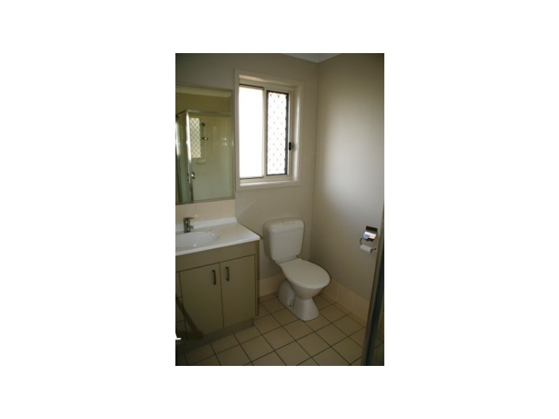 16 McInnes Street, Lowood QLD 4311