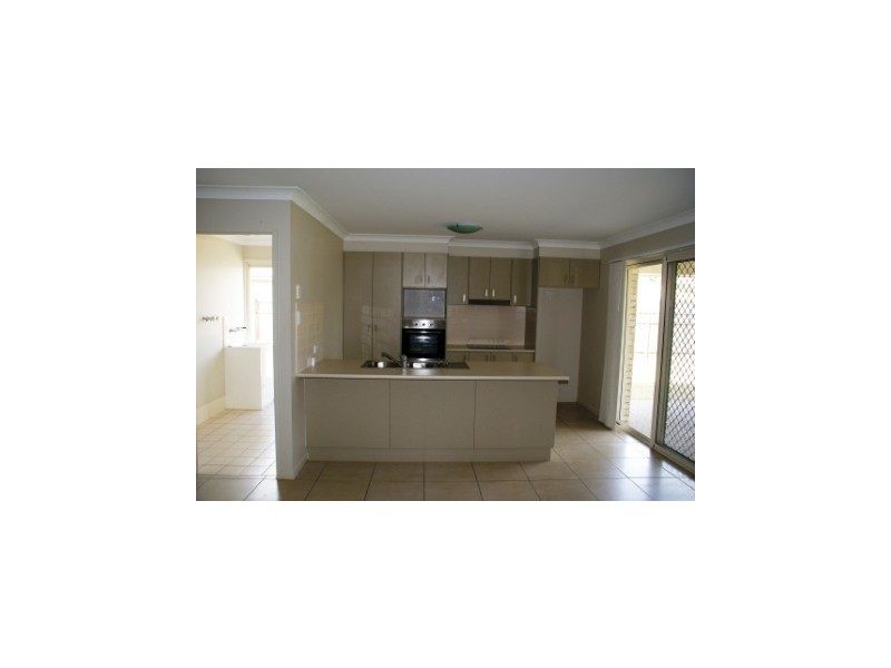 16 McInnes Street, Lowood QLD 4311