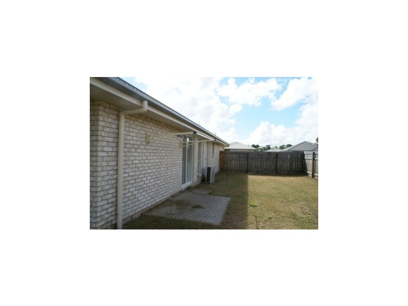 16 McInnes Street, Lowood QLD 4311