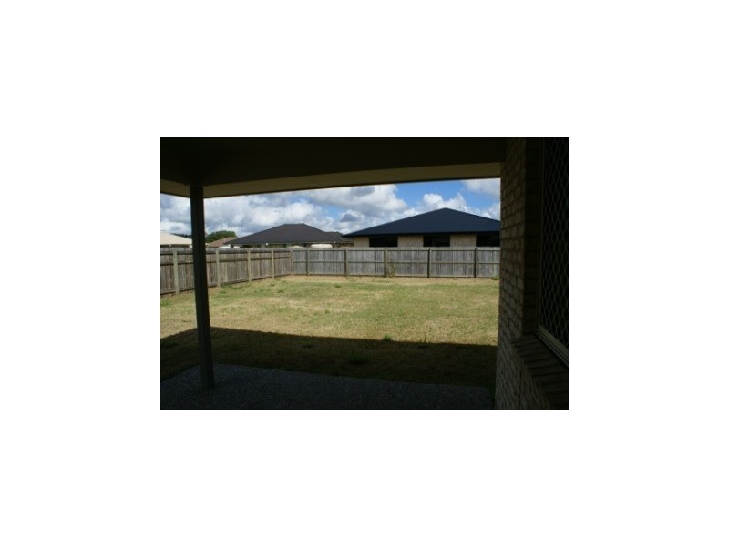 16 McInnes Street, Lowood QLD 4311