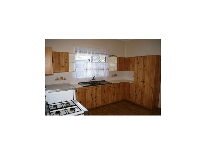 6 Huish Street, Eastern Heights QLD 4305