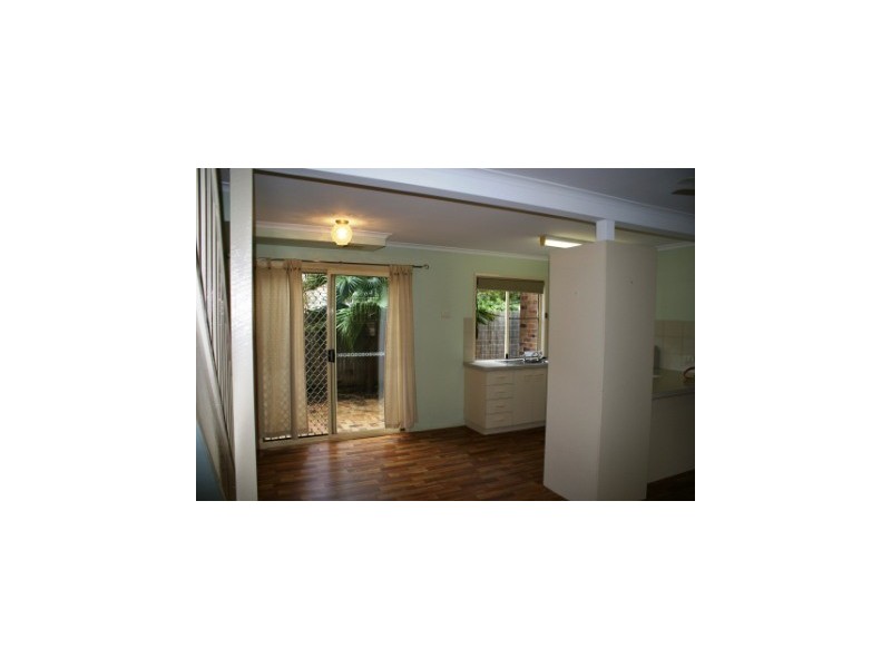 2/43 South Station Road, Booval QLD 4304