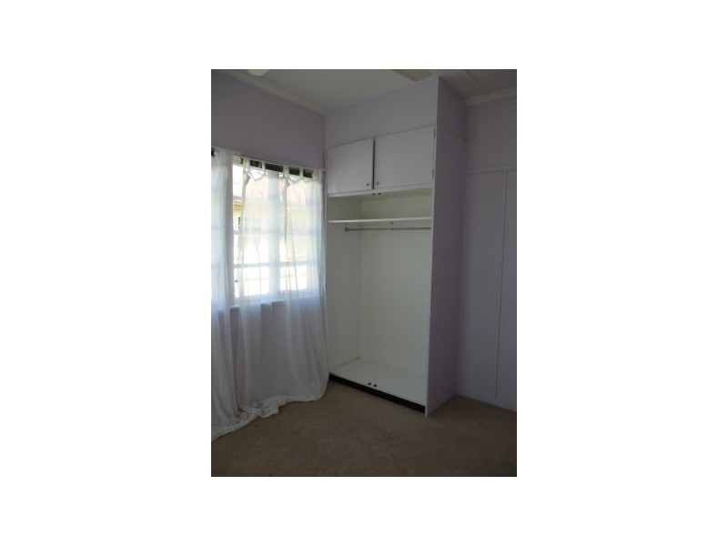 25 Ernest Street, Leichhardt QLD 4305