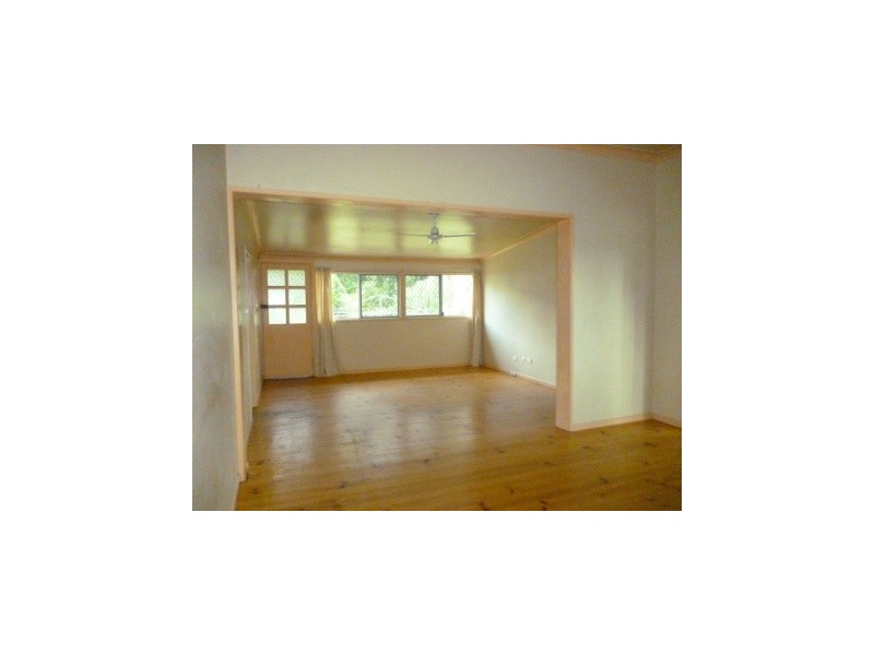 9 Challinor Street, Sadliers Crossing QLD 4305