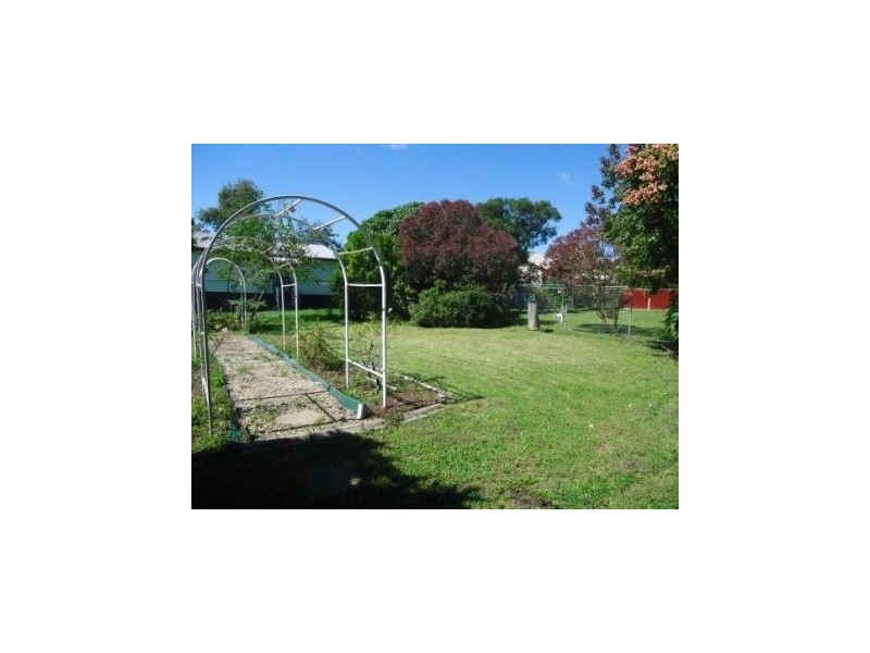 17 James Street, East Ipswich QLD 4305