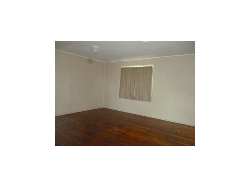 18 Jessica Street, Riverview QLD 4303