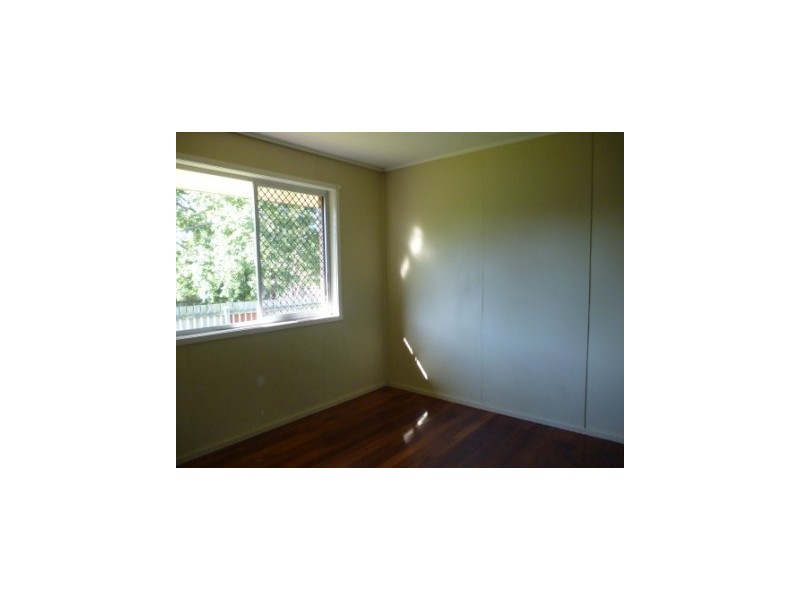 18 Jessica Street, Riverview QLD 4303