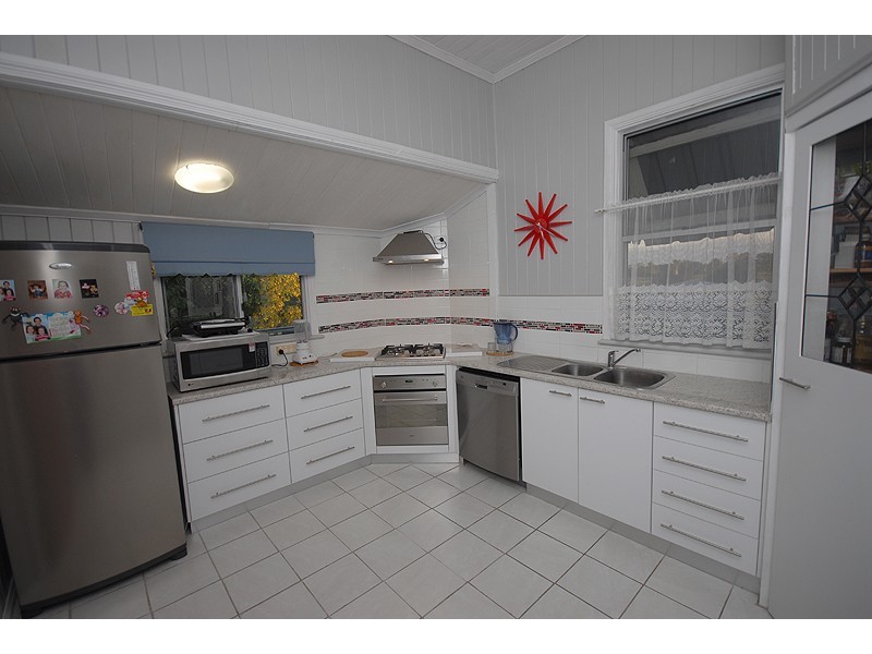 9 School Street, Rosewood QLD 4340