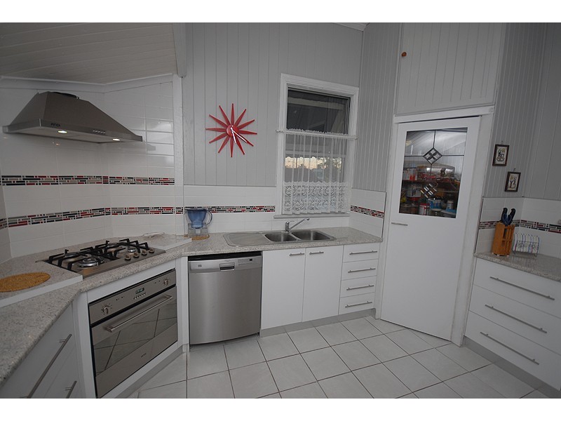 9 School Street, Rosewood QLD 4340