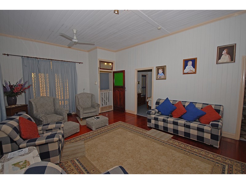 9 School Street, Rosewood QLD 4340