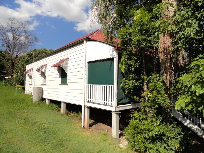 17 Challinor Street, Sadliers Crossing QLD 4305