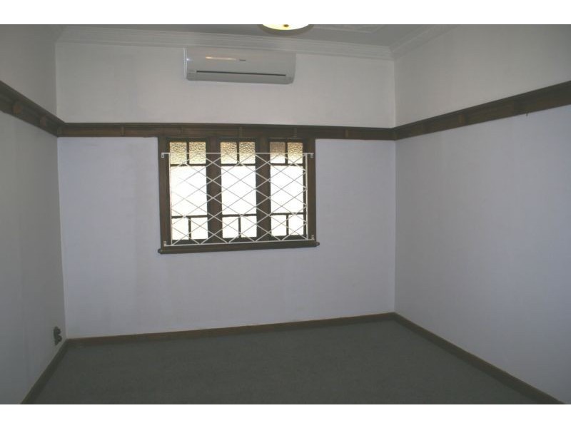 18 Bright Street, Newtown QLD 4305