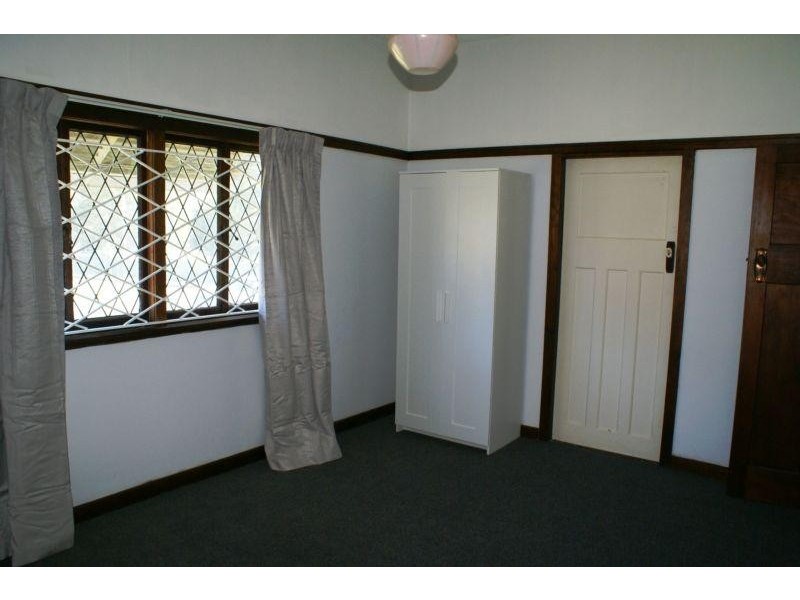 18 Bright Street, Newtown QLD 4305