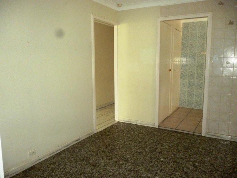 11 Dossie Street, Riverview QLD 4303