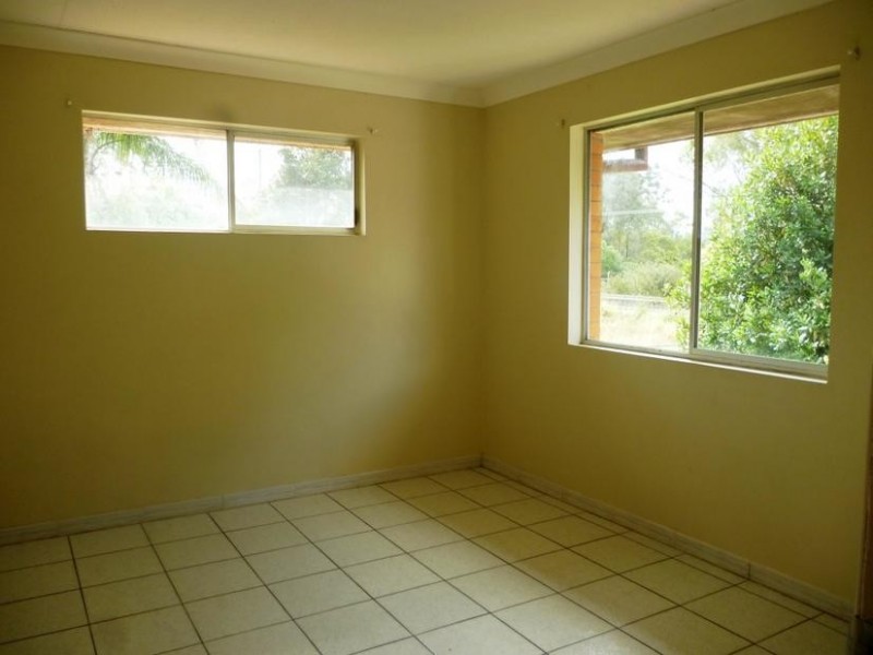 11 Dossie Street, Riverview QLD 4303