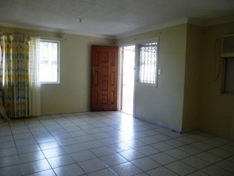 11 Dossie Street, Riverview QLD 4303