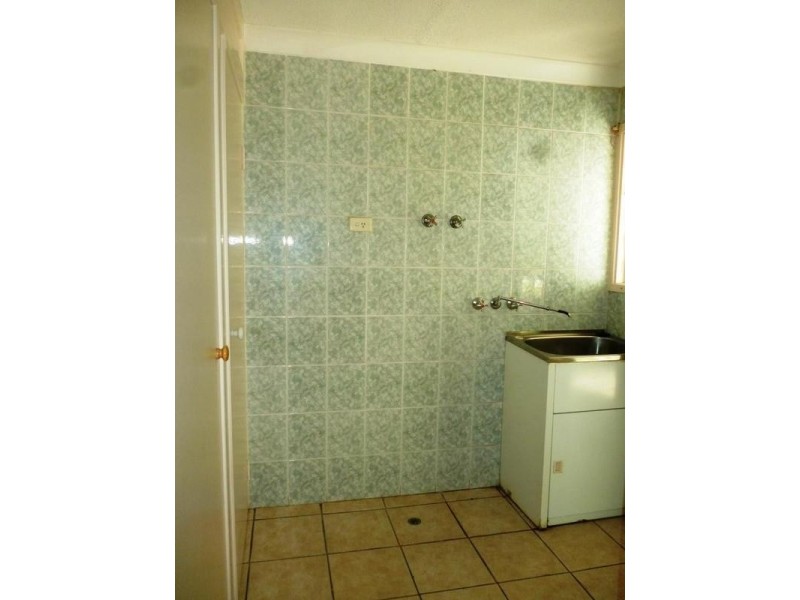 11 Dossie Street, Riverview QLD 4303