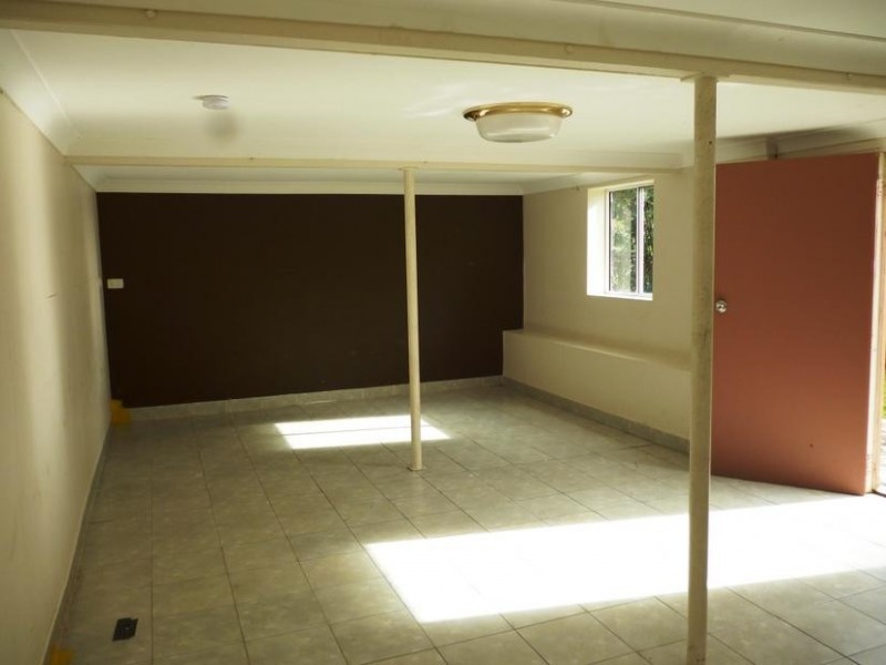 11 Dossie Street, Riverview QLD 4303