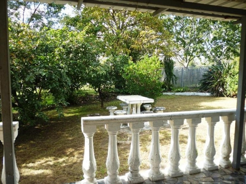 11 Dossie Street, Riverview QLD 4303