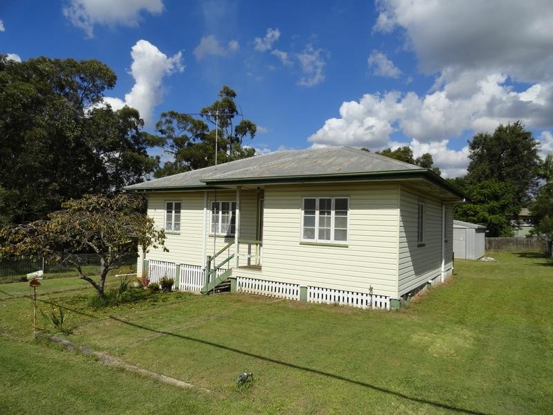 27 Cairns Road, Ebbw Vale QLD 4304
