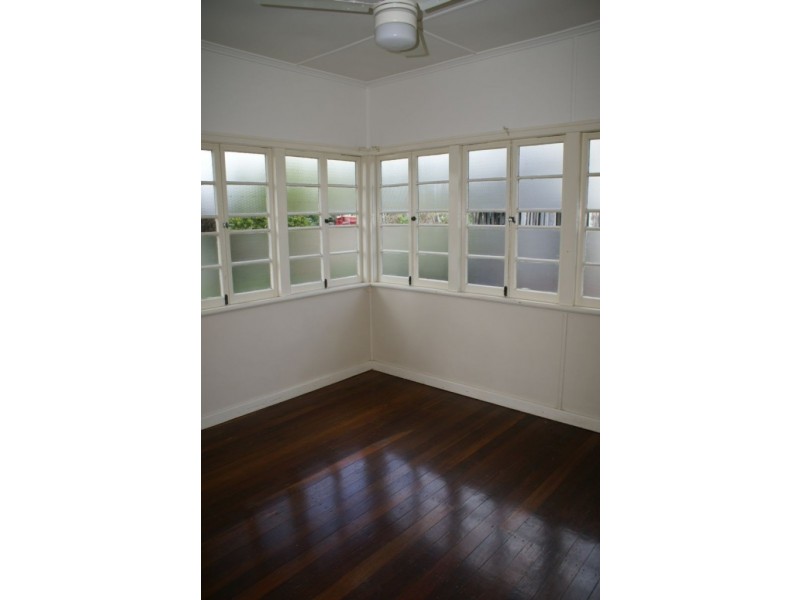 106 Woodend Road, Woodend QLD 4305